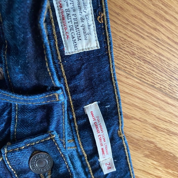Levi’s jeans. New. Model: 70’s high slim straight. Size 24. Colour blue - Picture 3 of 3